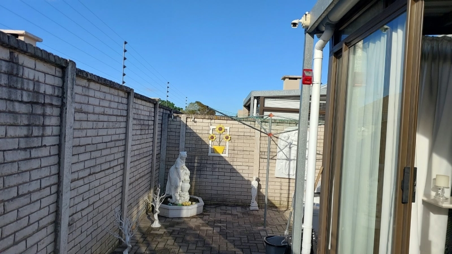 2 Bedroom Property for Sale in Gonubie Eastern Cape